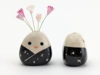 Cute handmade ceramic onigiri vase. Happy rice ball vase. Adorable musubi with paper flowers. Small-batch ceramics. Hand-painted pottery.