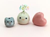 Cute handmade ceramic onigiri vase. Happy rice ball vase. Adorable musubi with paper flowers. Small-batch ceramics. Hand-painted pottery.