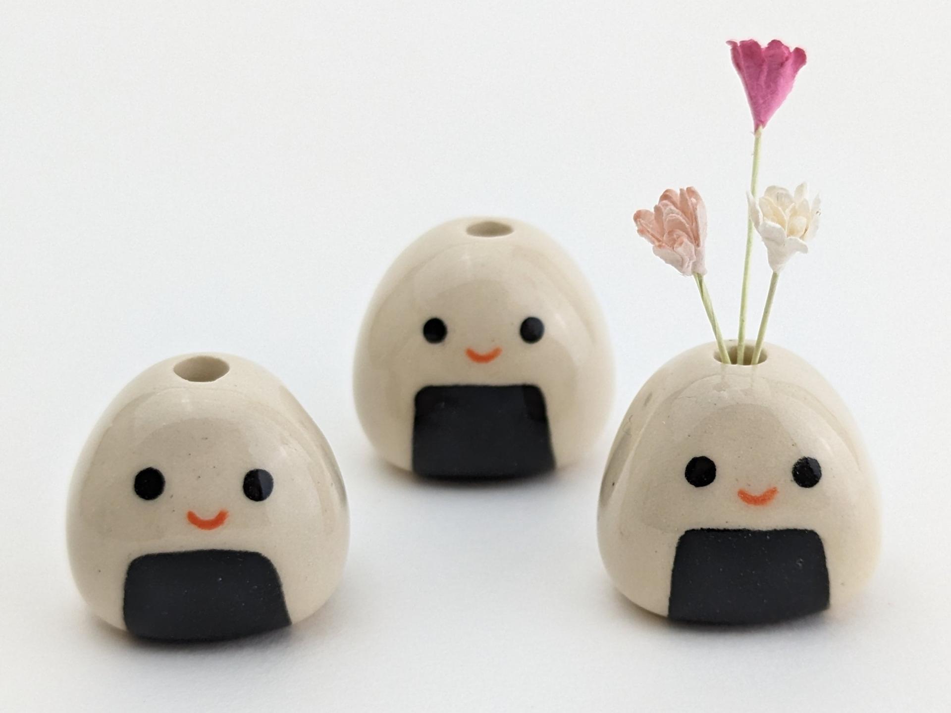 Cute handmade ceramic onigiri vase. Mini rice ball vase. Adorable musubi with paper flowers. Small-batch ceramics. Hand-painted pottery.