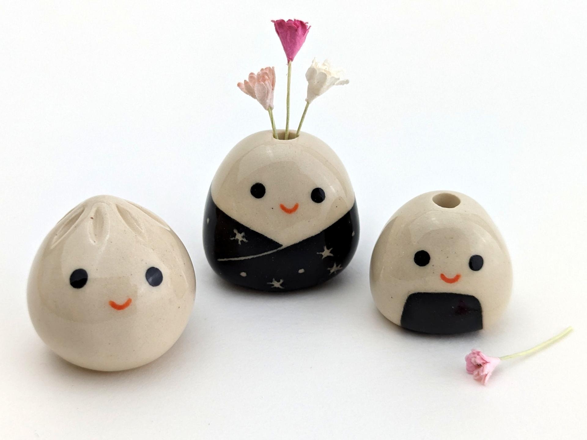 Cute handmade ceramic onigiri vase. Mini rice ball vase. Adorable musubi with paper flowers. Small-batch ceramics. Hand-painted pottery.