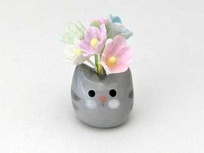 Cute handmade ceramic cat vase. Tiny kitty vase. Adorable cat figurine. Cat lover gift. Small-batch ceramics. Hand-painted pottery.